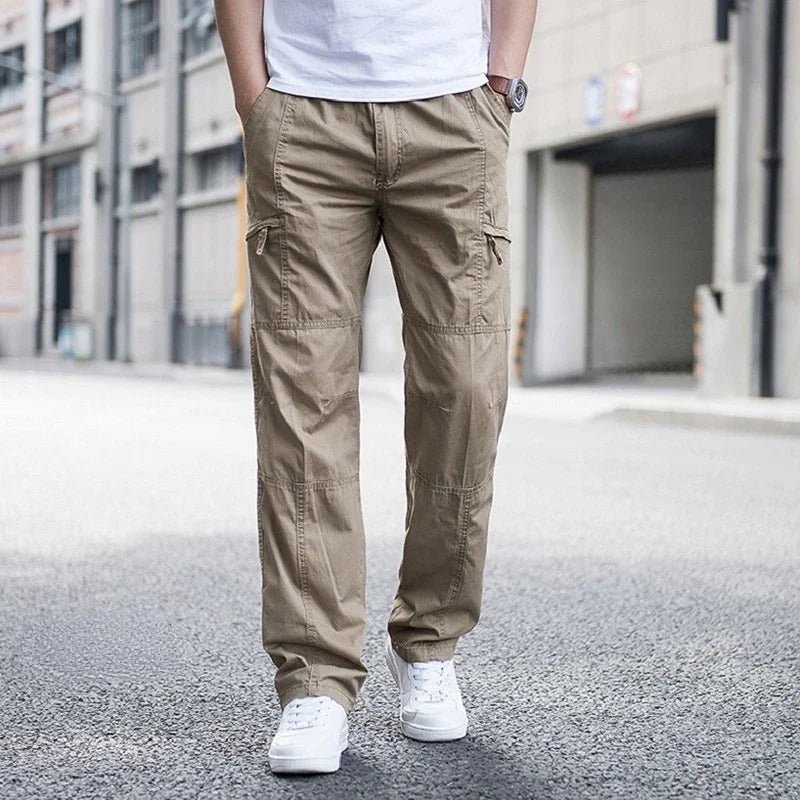 Comfortabele Heren Cargo broek in khaki – vooraanzicht