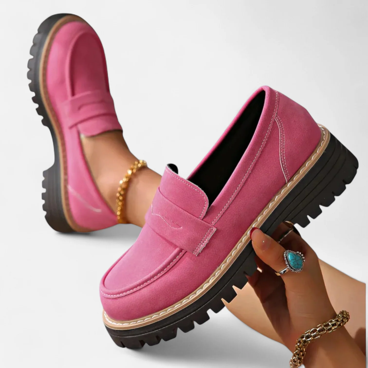 Liesbeth zwarte loafers met profielzool