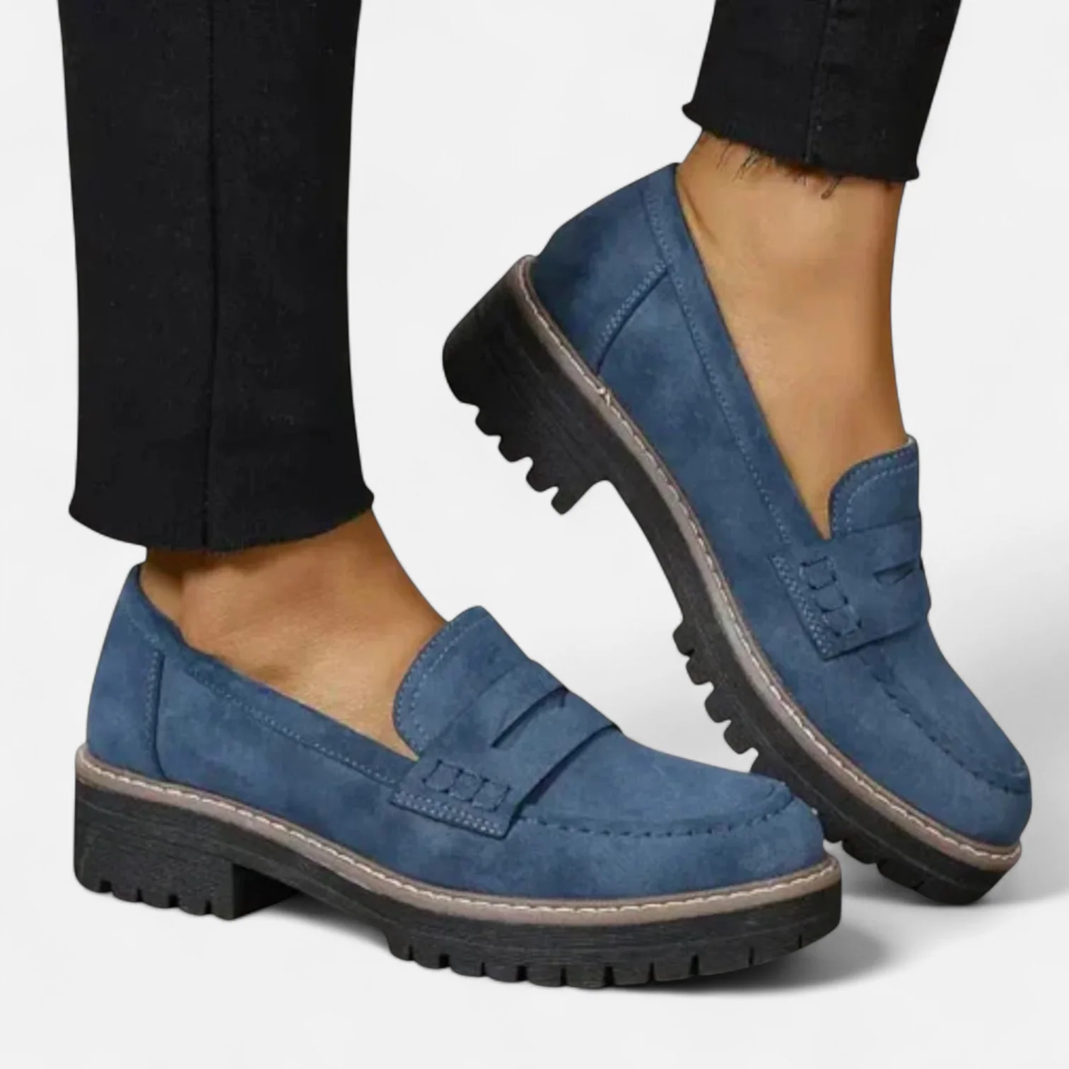 Liesbeth zwarte loafers met profielzool