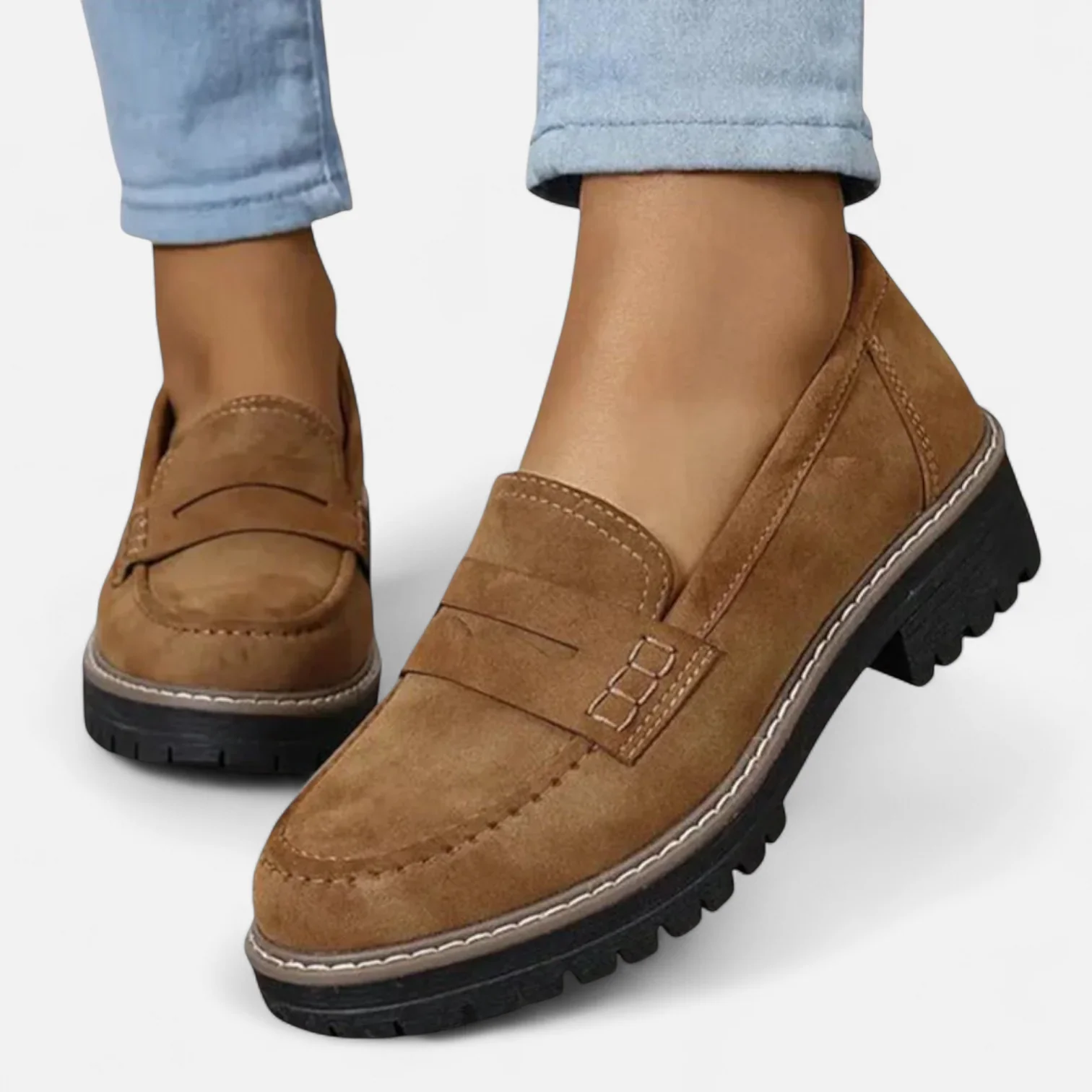 Liesbeth zwarte loafers met profielzool